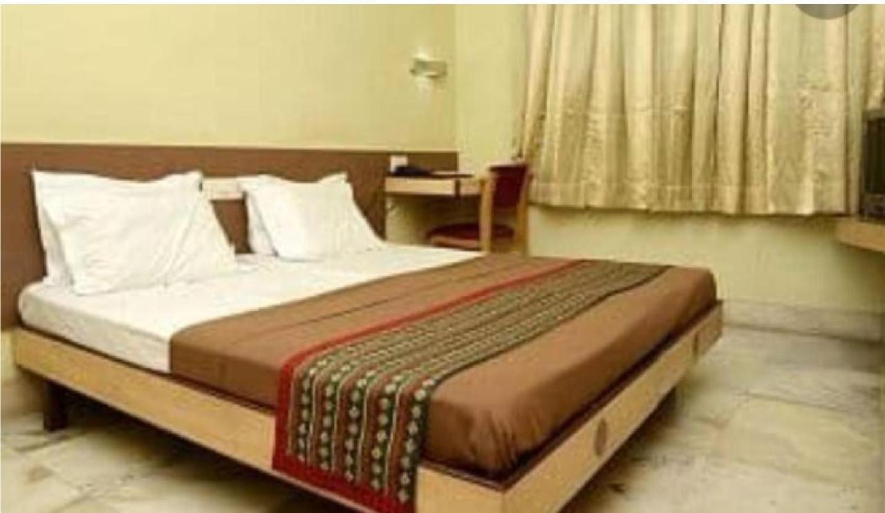 Hotel Chandrawali By Wb Inn Ballia Exterior foto